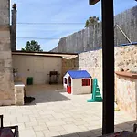펜션 Trulli Annina Con Piscina *