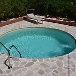 Trulli Annina Con Piscina