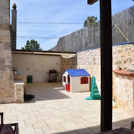 Trulli Annina Con Piscina *