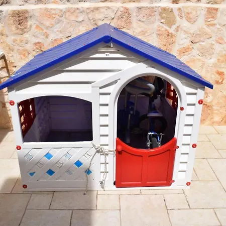 Nyaraló Trulli Annina Con Piscina *