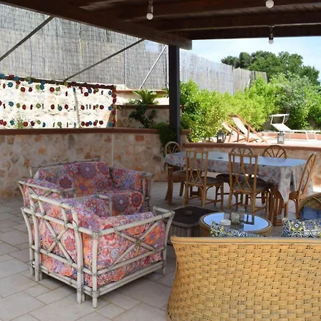 Trulli Annina Con Piscina Nyaraló