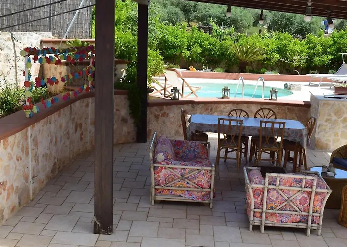 Ferienhaus Trulli Annina Con Piscina